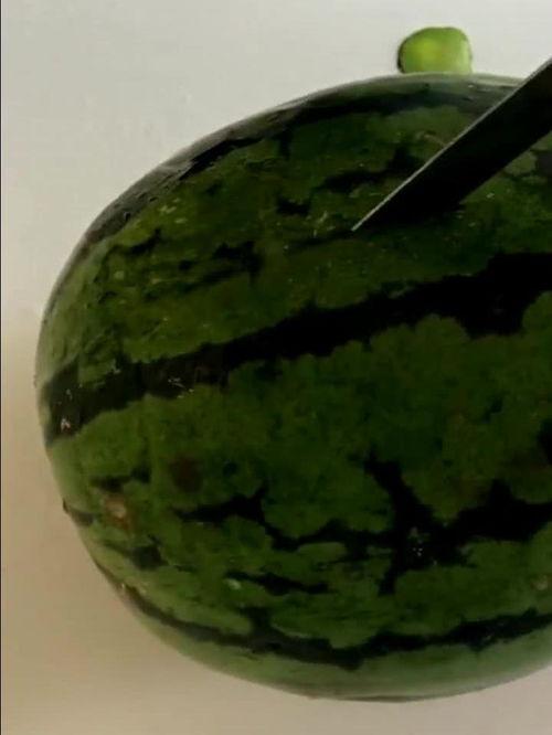 老公卖瓜吃没吃,揭秘家庭生活中的温馨一幕