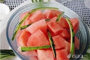 孕妇梦见别人吃瓜,瓜熟蒂落，预示着新生命的甜蜜孕育