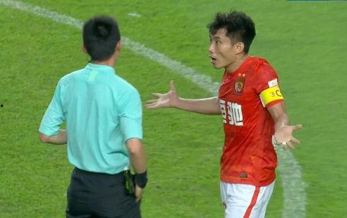 郑智吃瓜群众视频,揭秘足球场上的“另类”瞬间