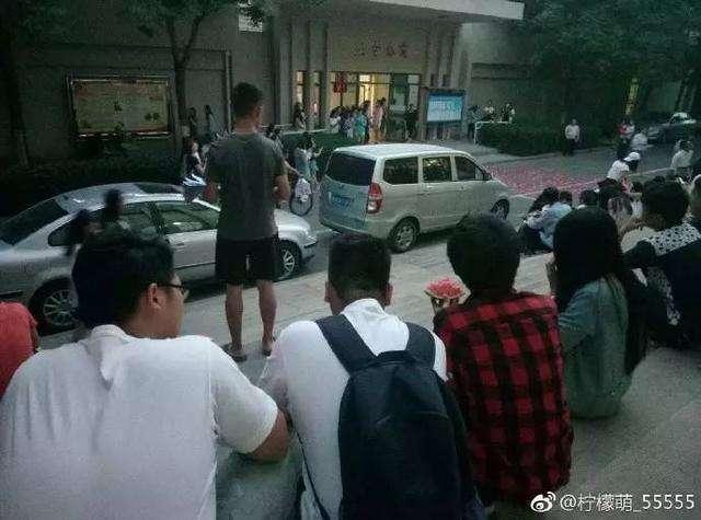 财经学校吃瓜,揭秘校园吃瓜背后的财经故事